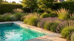 Bepflanzung um den Pool: Arten, Abstand, Pflege